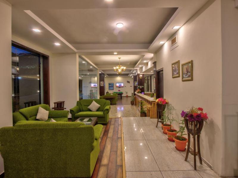 The Katoch Grand Resort Manāli Extérieur photo