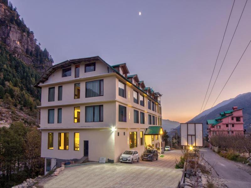 The Katoch Grand Resort Manāli Extérieur photo